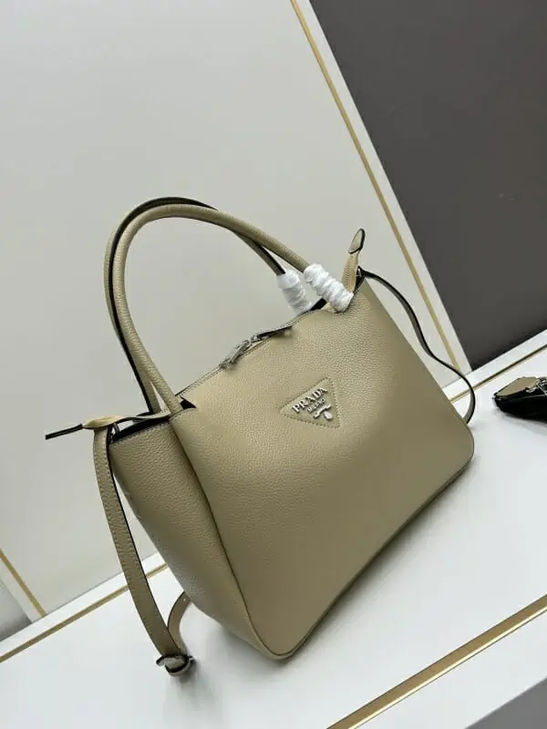 prada aaa qualite sac a main  pour femme s_12105731